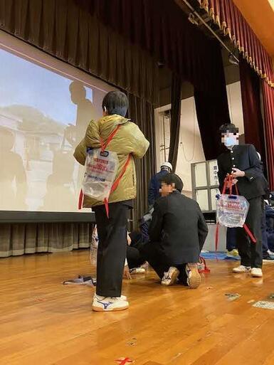 給水袋重さ体験