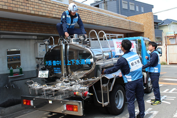 出発前にタンク車の点検