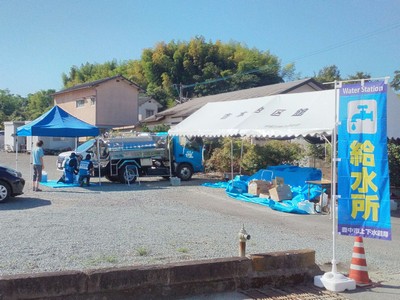 引き続き氷川町内にて拠点給水活動