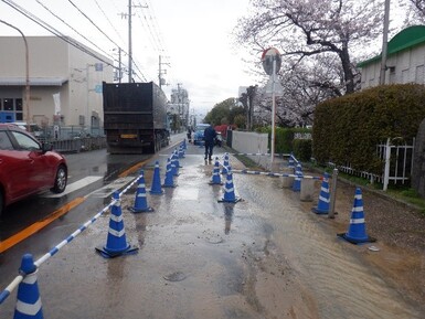 現場写真午前8時ごろ