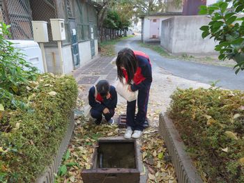 第三中学校の水道メーターの確認をしているところ