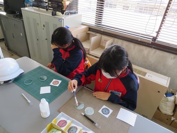 ガラスデコパージュ作成中