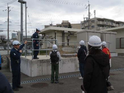 野畑配水場の見学風景1