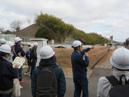 柿ノ木配水場の見学風景1