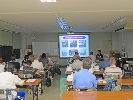 会議室での講義のようす