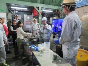 裏込め剤の実演