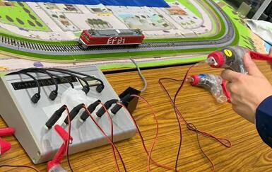 手回し発電体験ブース