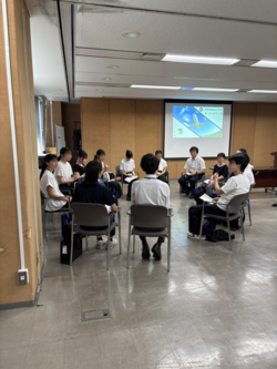 若手職員との座談会の様子