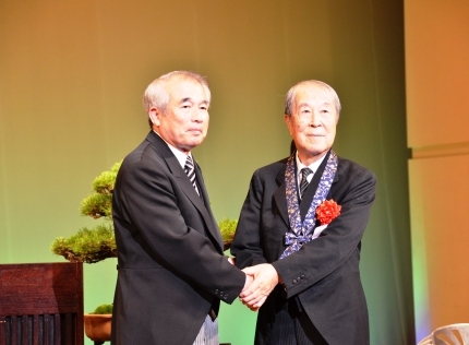 淺利市長（写真左）と南部さん