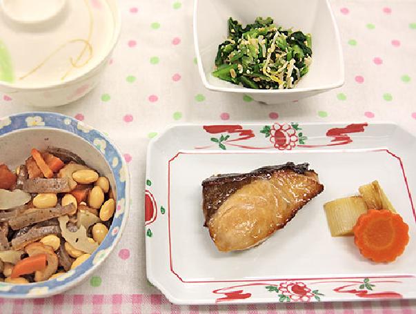 照焼魚（はまち）の画像