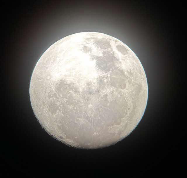 令和元年度（2019年度）の市民星空観察会で撮影した月の写真です