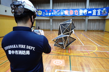 訓練する消防職員の様子