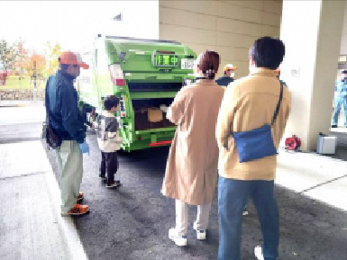 パッカー車見学