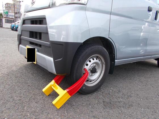 タイヤロック（車輪止め）の写真