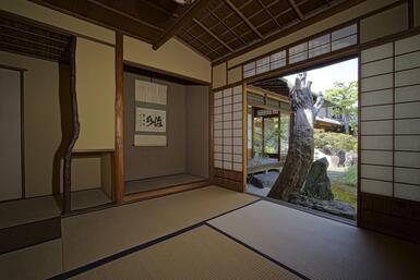 西山氏庭園　離れの茶室の写真