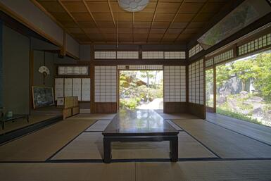 西山氏庭園　離れのお座敷の写真