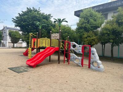 リニューアル後の複合遊具の画像