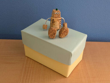 コルク栓人形と小物入れ