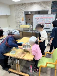 第65回 ひまわりひろばの様子