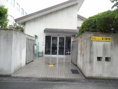 老人憩の家外観