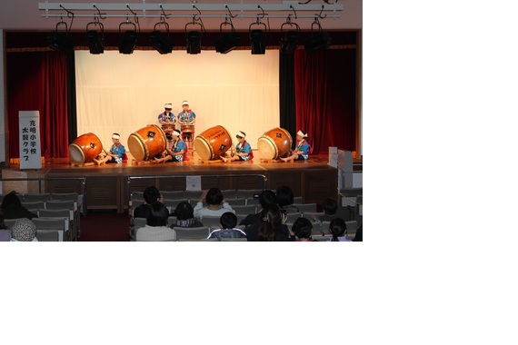 人権文化のまちづくりフェスタの舞台発表の様子の写真です